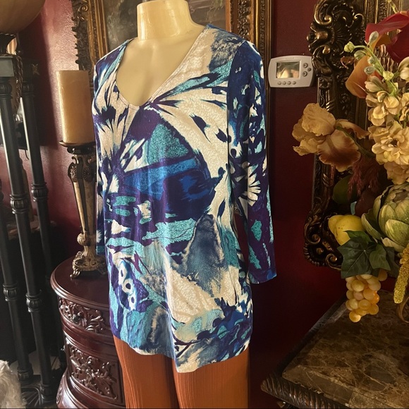 💙♥️💙 BUNDLE 💙 Chico’s blouse 3/4 sleeve and love J blouse short sleeve. - Picture 11 of 16